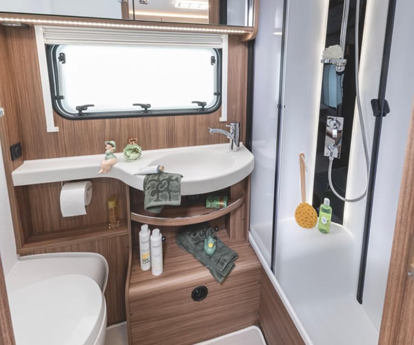 Fendt 700 Vienna Shower Room